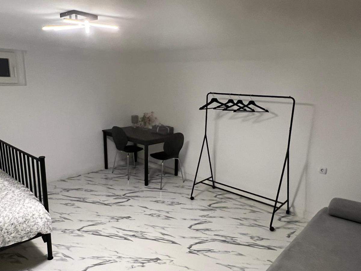 Nice Calm Souterrain Appertment In Ратинген Экстерьер фото